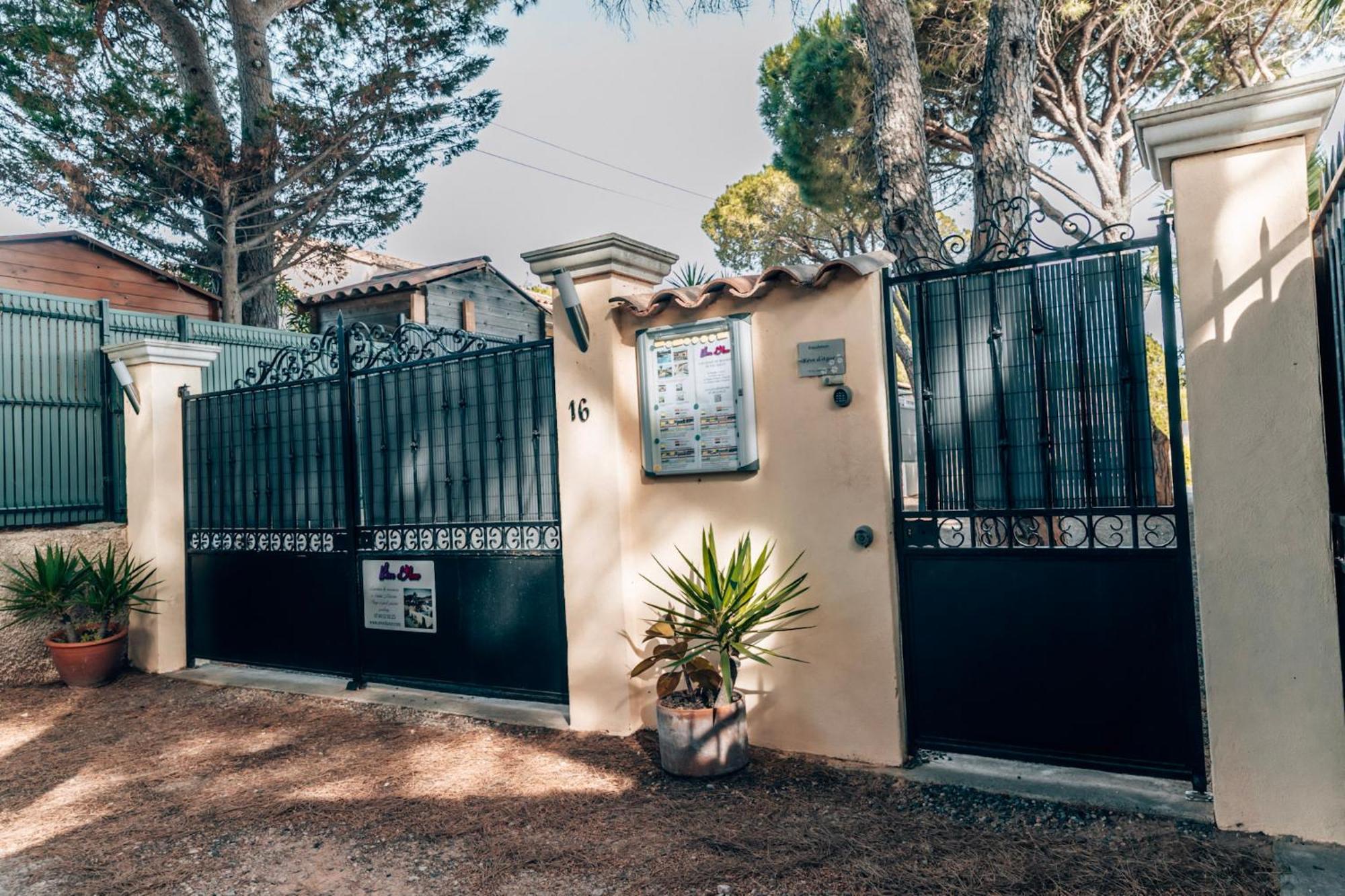 Reve D'Azur, Mazet En Bord De Mer, Parking, Piscine Partagee, Terrasse Bbq & Draps Inclus La Nartelle, 1 Salon, 1 Chambre, 1 Cuisine , 1 Sdb Sainte-Maxime Kültér fotó